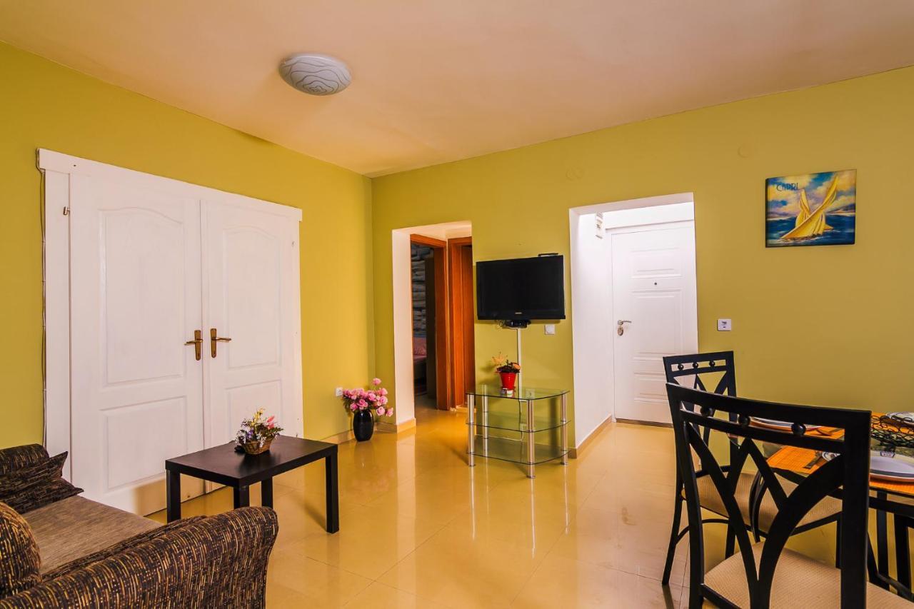 Villa Sea-N-Sun, 7 Bedrooms & Pool, Nearby Portonovi Marina. เดโนวิชี ภายนอก รูปภาพ