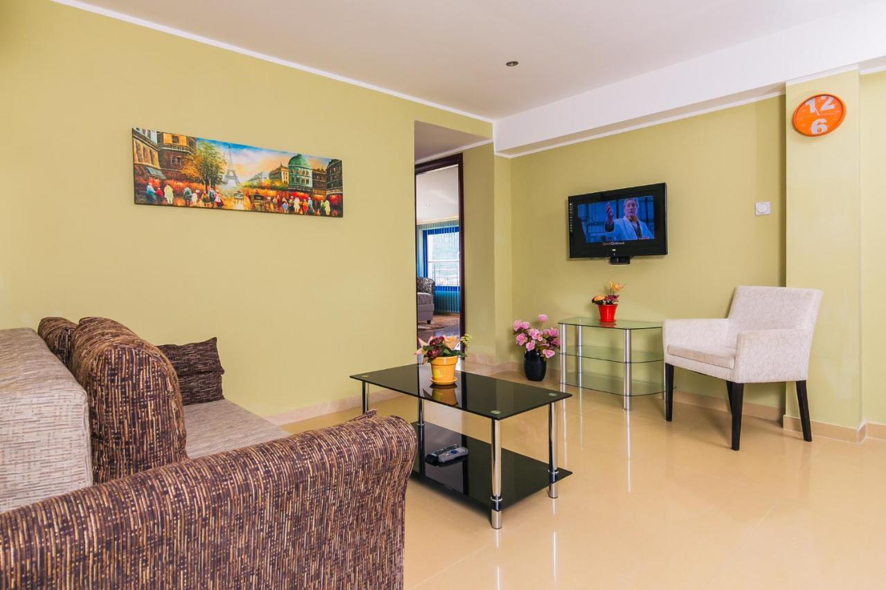 Villa Sea-N-Sun, 7 Bedrooms & Pool, Nearby Portonovi Marina. เดโนวิชี ภายนอก รูปภาพ